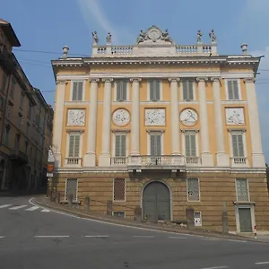 Jackie O' A La Maison , Bergamo Italy